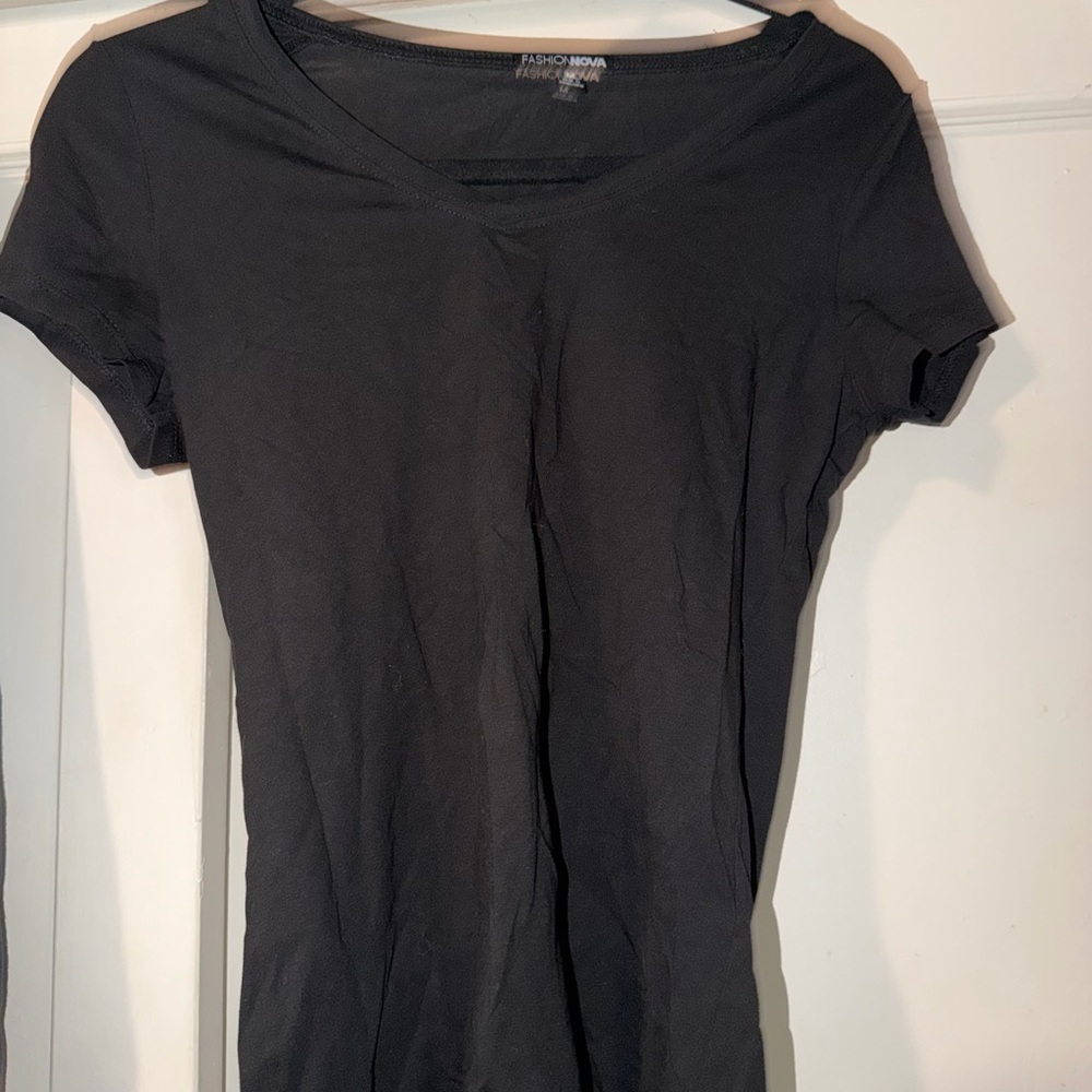 Fashion Nova Classic Black Short Sleeve Tee